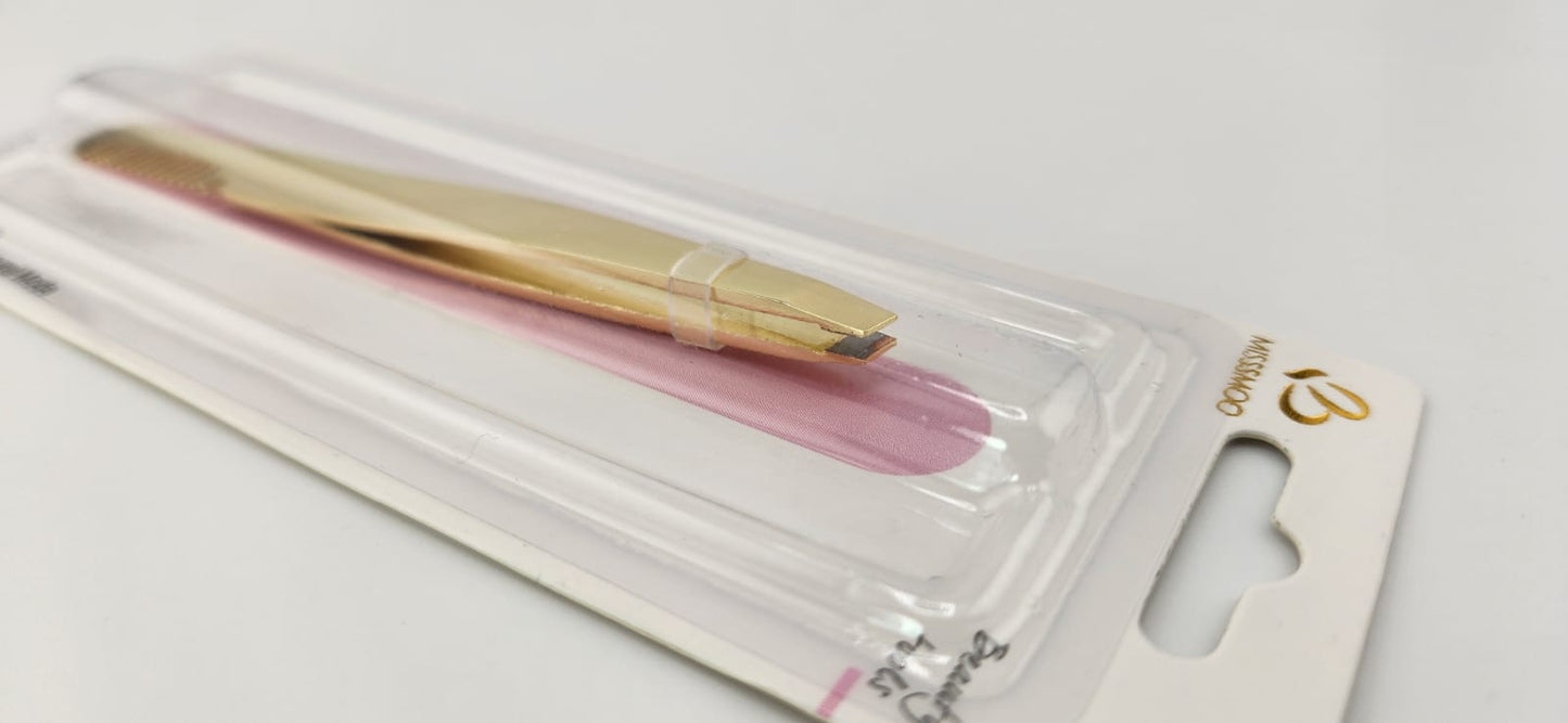 Eyebrow Tweezer Pointed Slant with Comb - Miss Smoo - GOLD