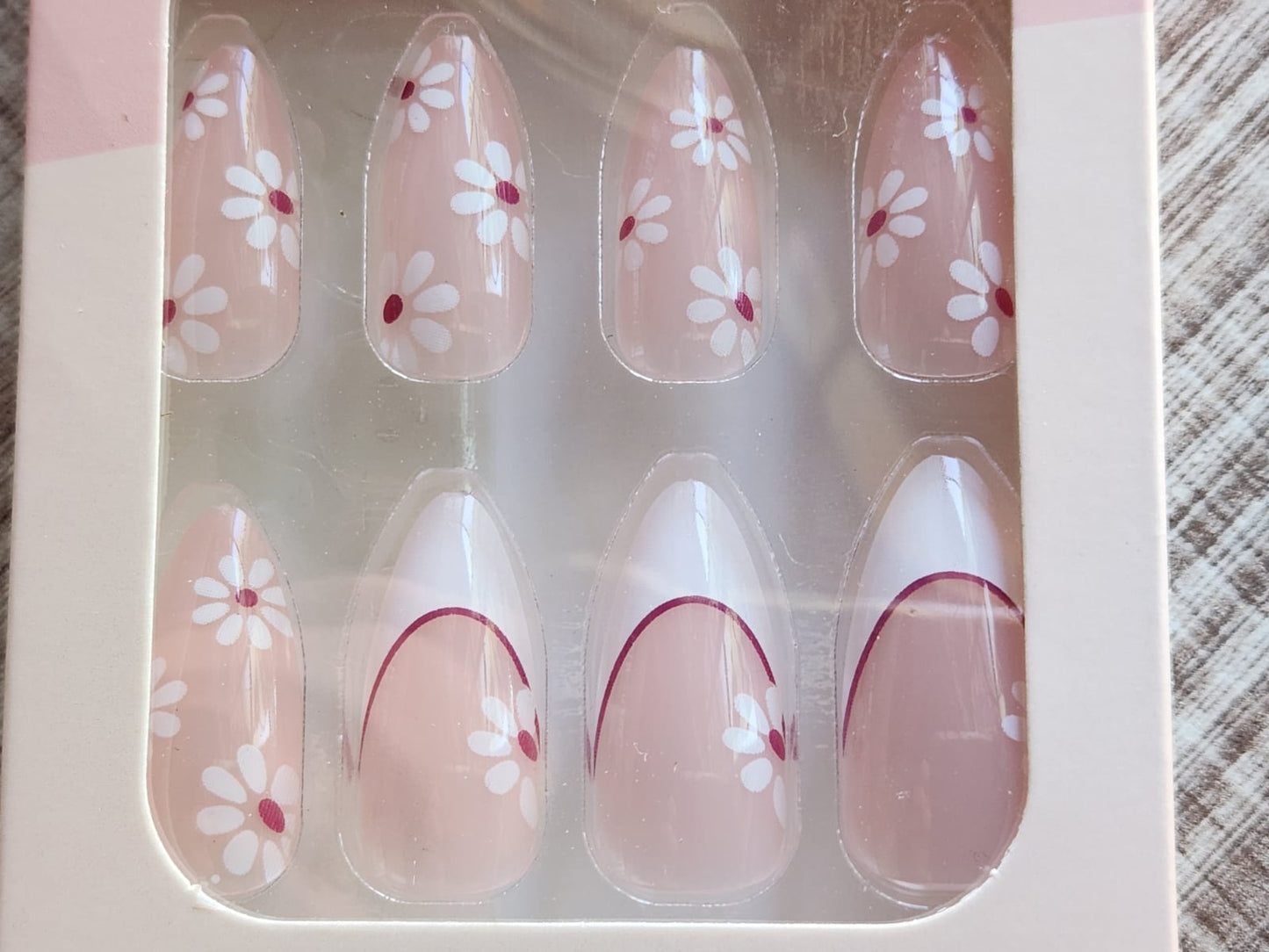 Press On Nails from Miss Smoo - Daisy