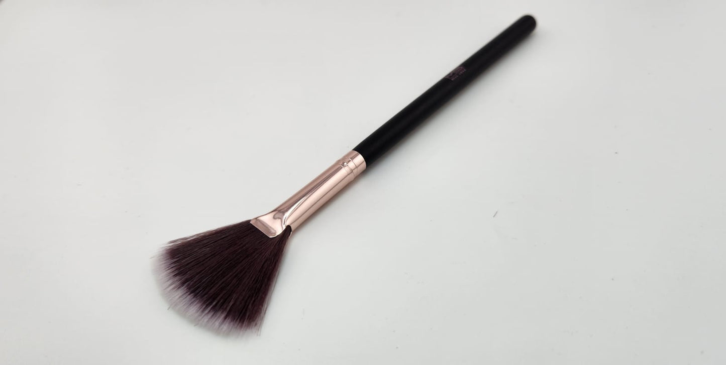 Makeup Brush Highlighter Tool Professional & Fashion - Miss Smoo - FG31