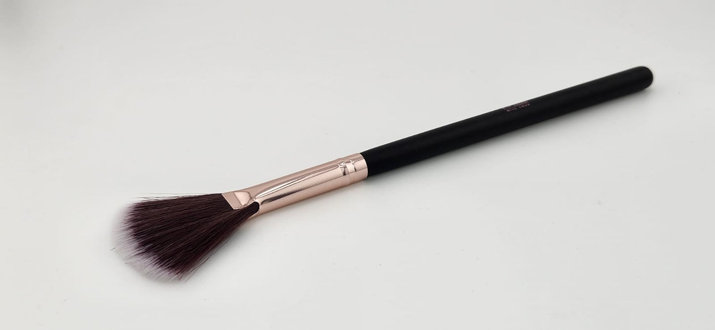 Makeup Brush Highlighter Tool Professional & Fashion - Miss Smoo - FG31